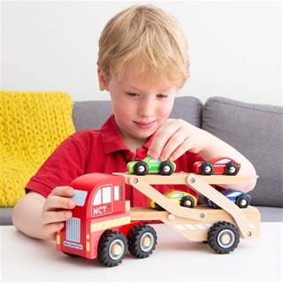 Car transporter with 4 vehicles